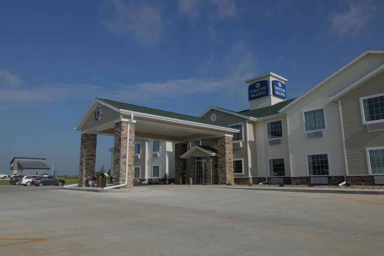 Cobblestone Inn & Suites-Winterset Exterior foto