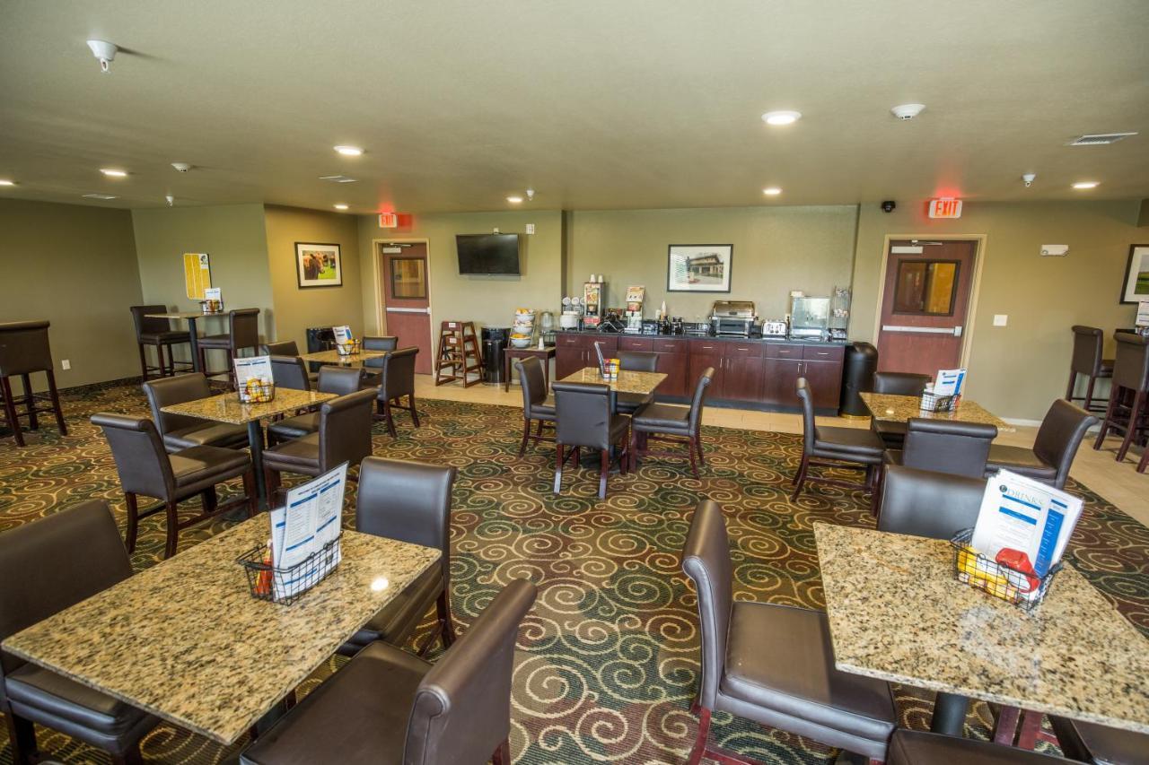 Cobblestone Inn & Suites-Winterset Exterior foto